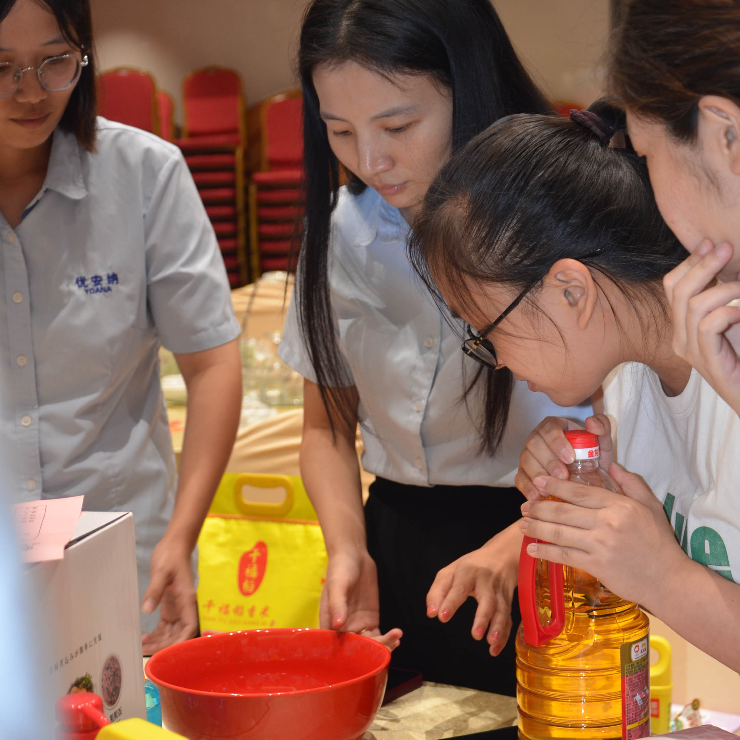 優(yōu)安納中秋團(tuán)圓，溫暖擔(dān)當(dāng)共前行